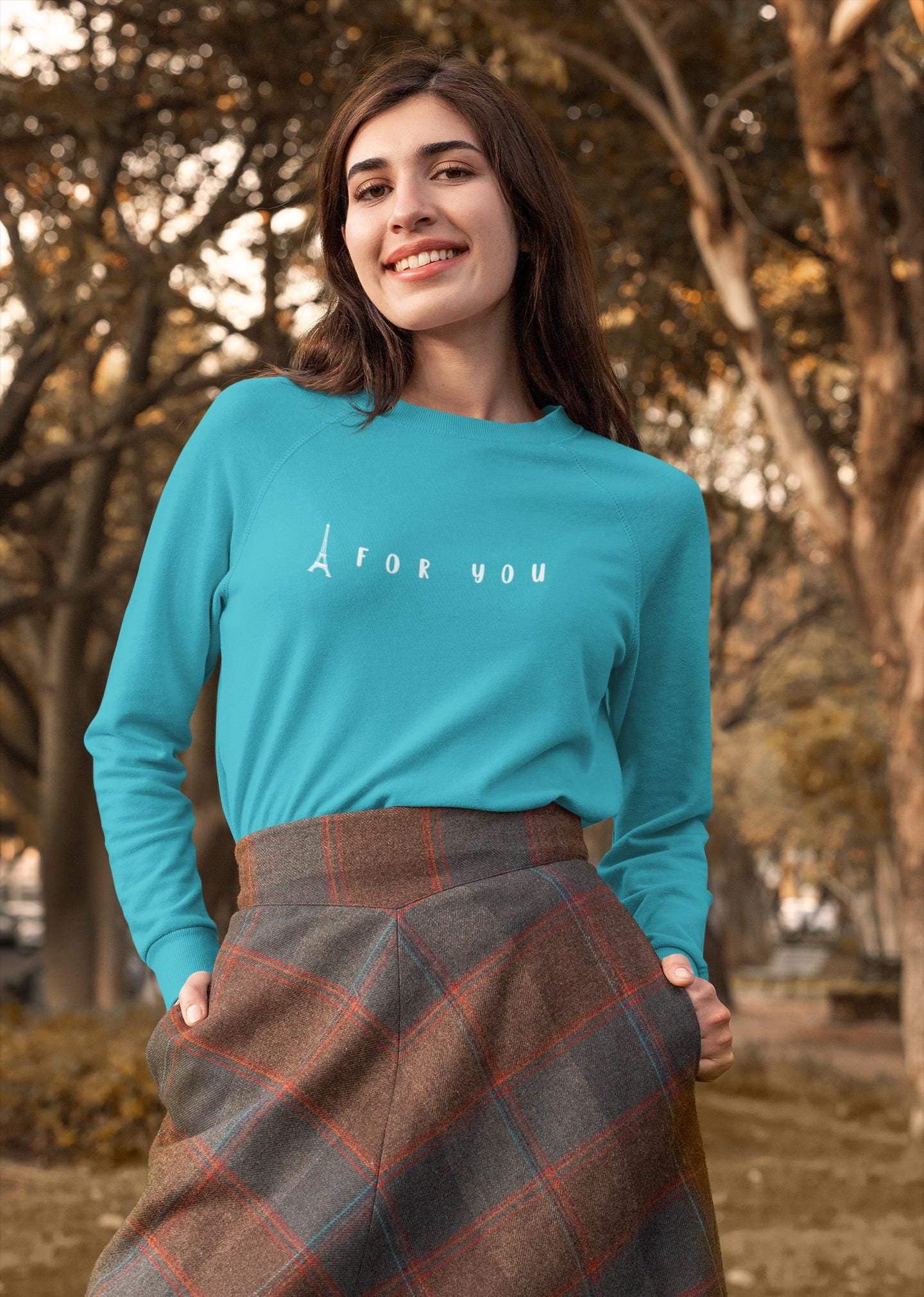 Eiffel in Love Unisex Sweatshirt, Fun Playful Summer Beach Sweatshirt, Flirty French Kiss Top, Paris Vacation Shirt, Parisian for Him/Her