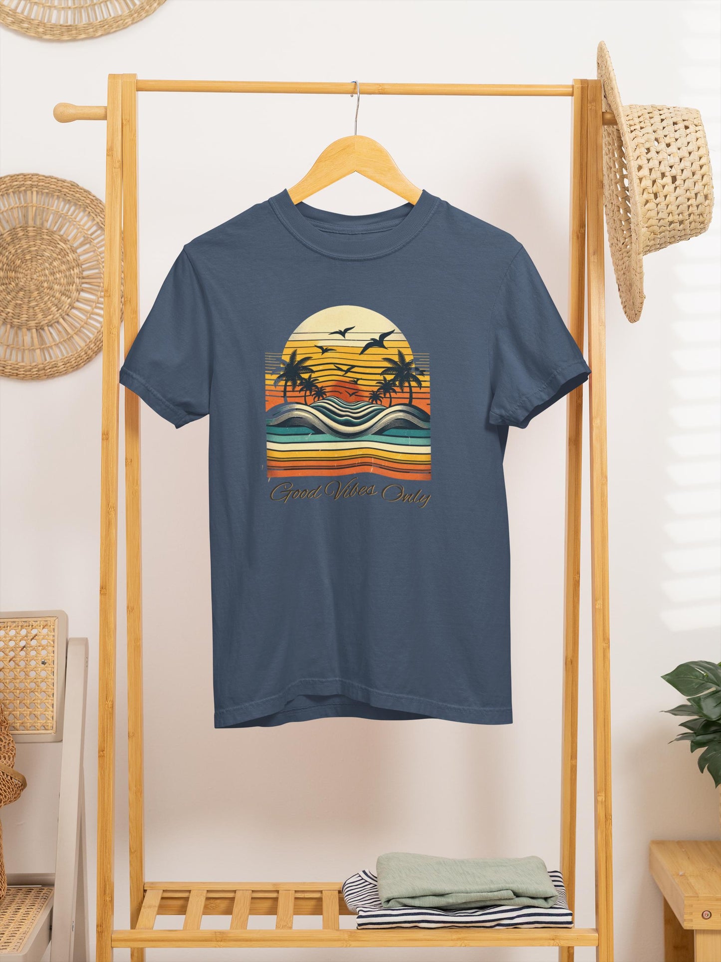 Sunshine Good Vibes Only Shirt, Summer Vibe Shirt, Everyday Comfort Colors, Only Good Vibes, Retro Sunset Rays Shirt, Weekend Style T-Shirt