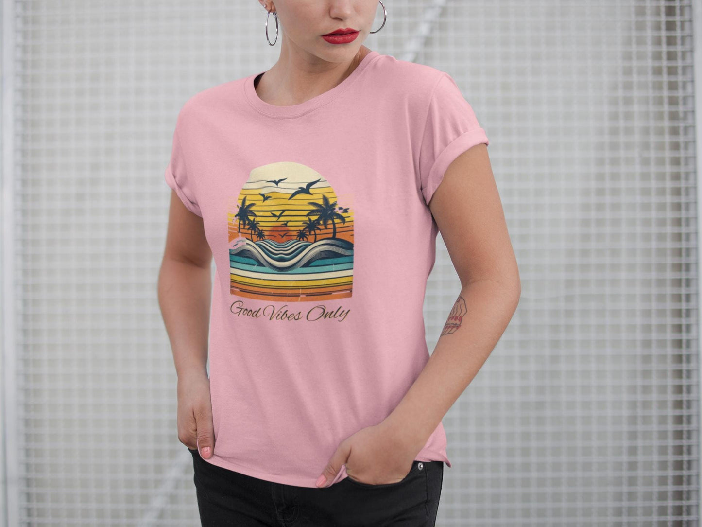 Sunshine Good Vibes Only Shirt, Summer Vibe Shirt, Everyday Comfort Colors, Only Good Vibes, Retro Sunset Rays Shirt, Weekend Style T-Shirt