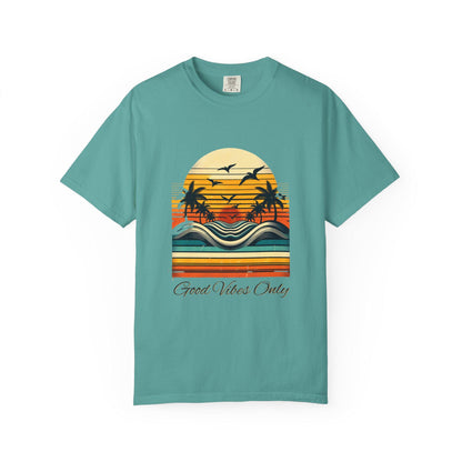 Sunshine Good Vibes Only Shirt, Summer Vibe Shirt, Everyday Comfort Colors, Only Good Vibes, Retro Sunset Rays Shirt, Weekend Style  T-Shirt