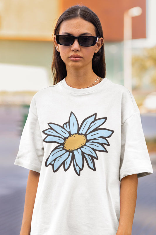 Comfort Colors Daisy Shirt, Daisy Oversized Tee, Casual Summer Top, Trendy Graphic T-Shirt, Comfortable Gift for Her, Soft Everyday Wear